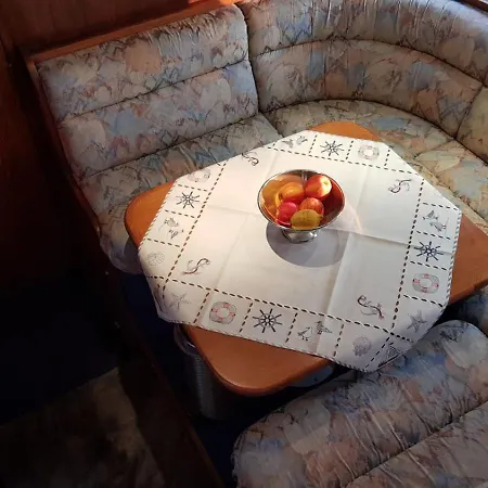 Auszeit Auf Der Neptunus Motoryacht *