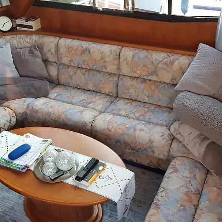 Auszeit Auf Der Neptunus Motoryacht