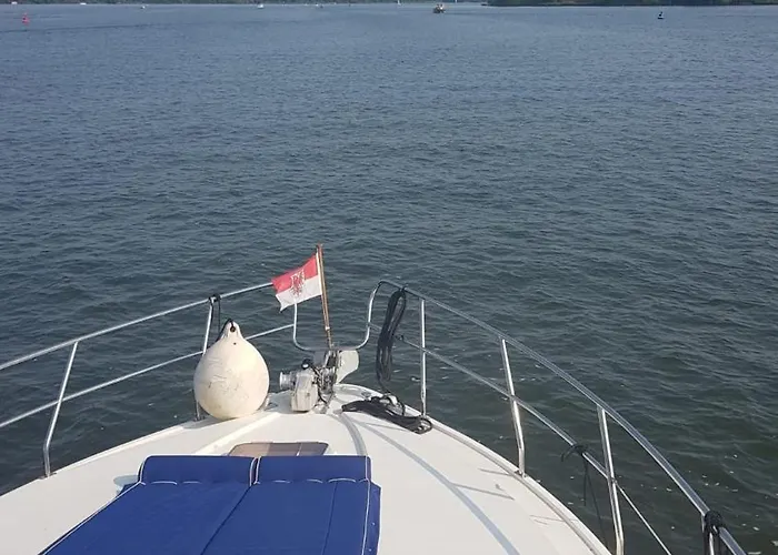 Auszeit Auf Der Neptunus Motoryacht Båthotell *