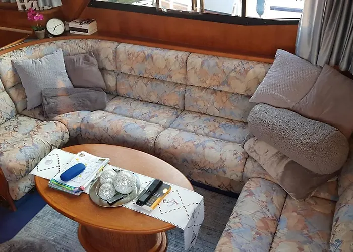 Auszeit Auf Der Neptunus Motoryacht